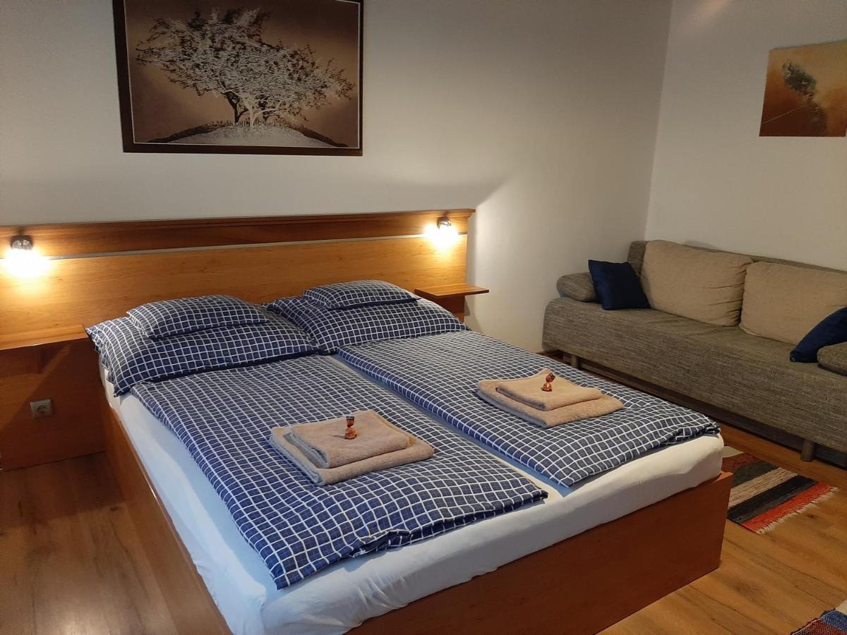 Апартаменти Bodza Vendeghaz - Apartmanhaz *