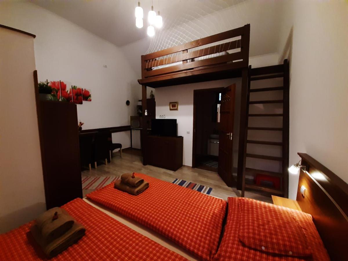 Bodza Vendeghaz - Apartmanhaz Апартаменти *